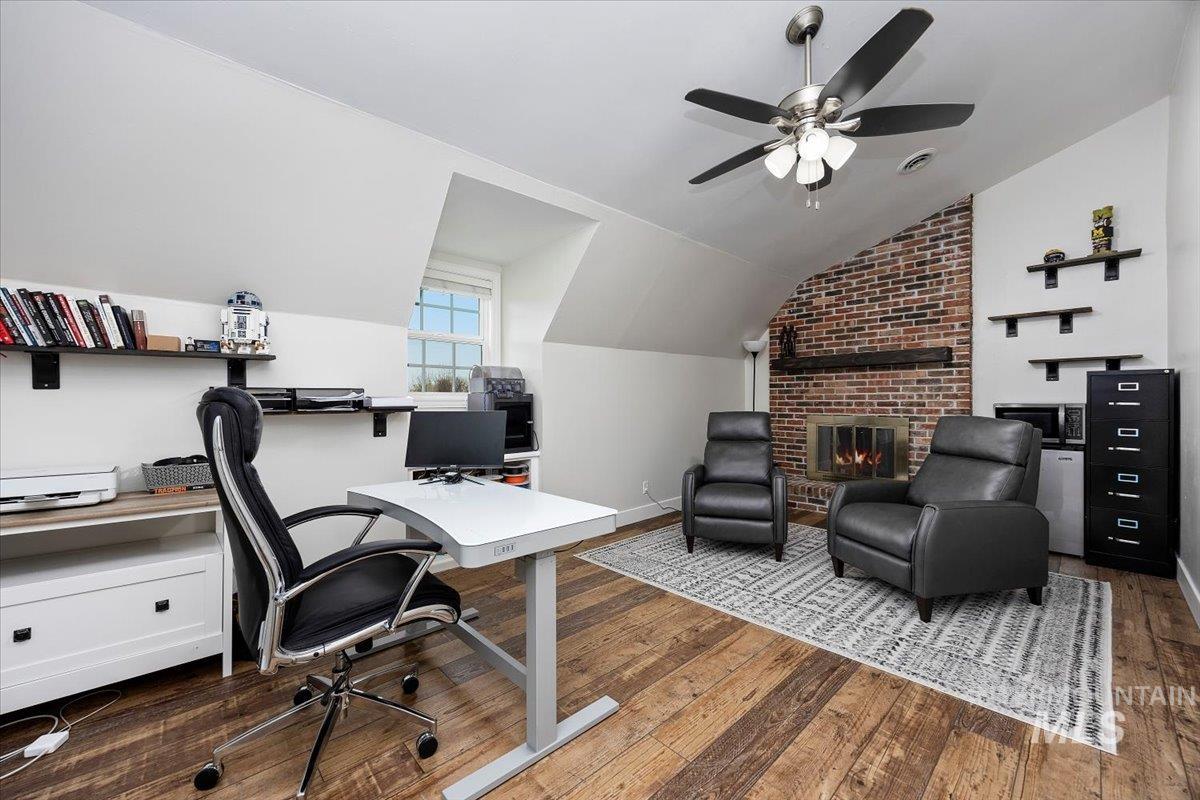 692 Mountain View Dr