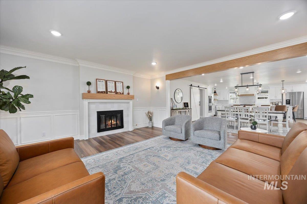 692 Mountain View Dr