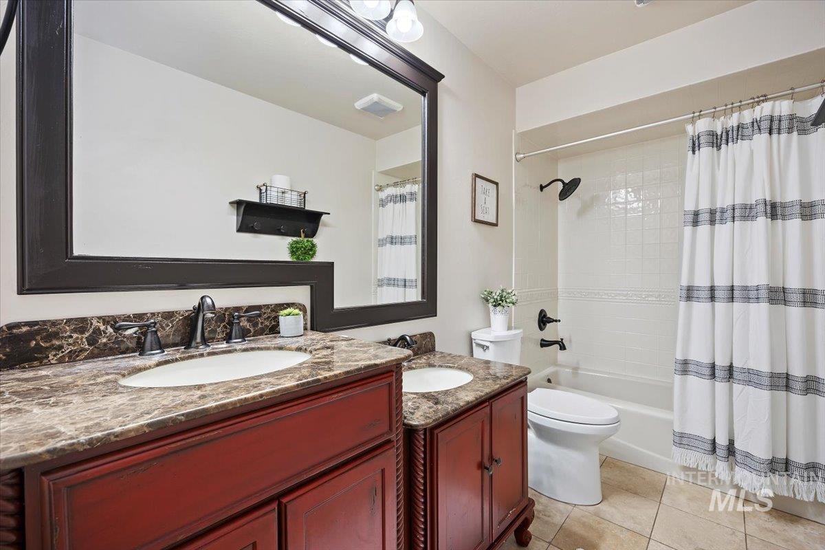 692 Mountain View Dr