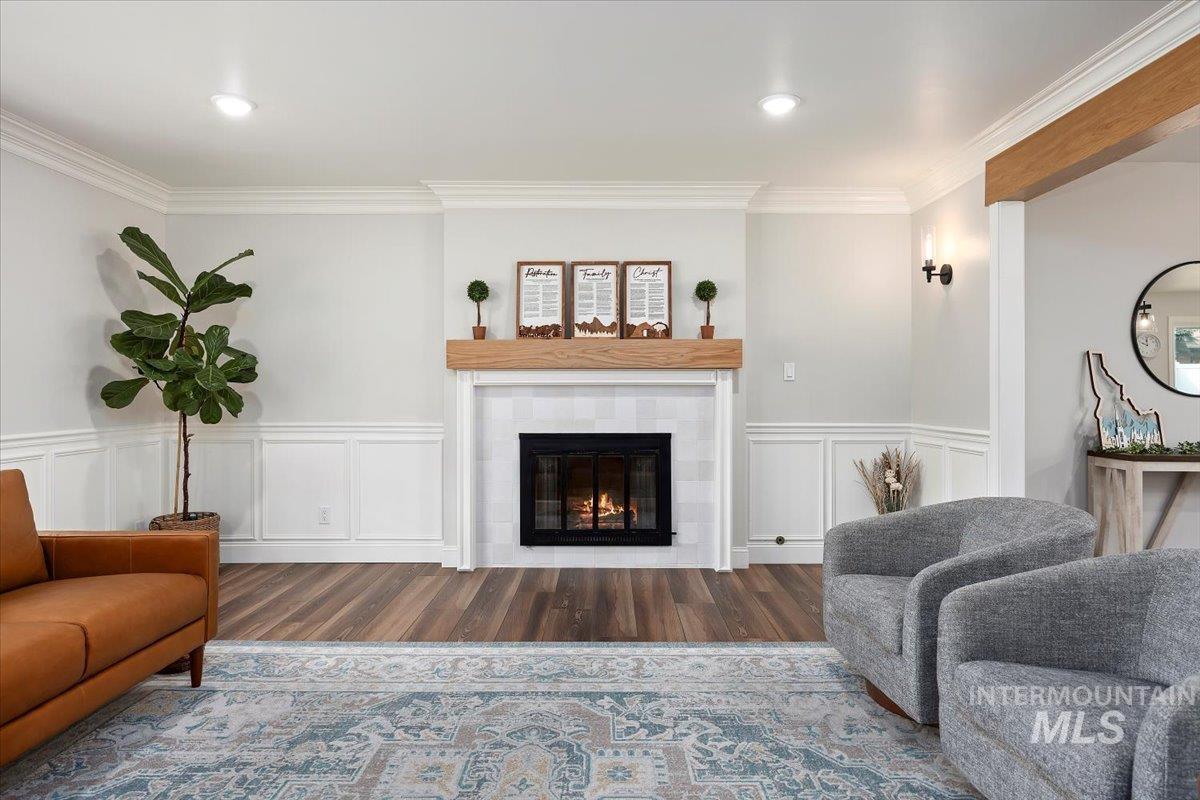 692 Mountain View Dr