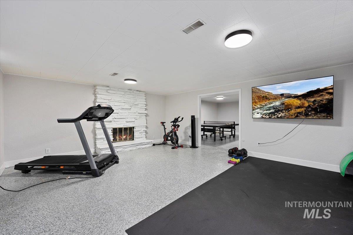 692 Mountain View Dr