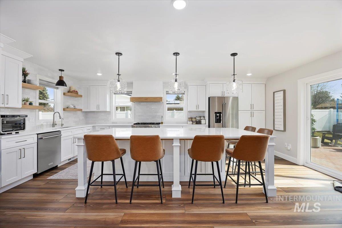 692 Mountain View Dr