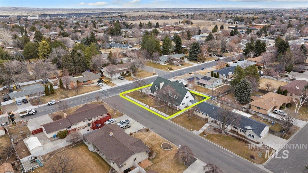 692 Mountain View Dr