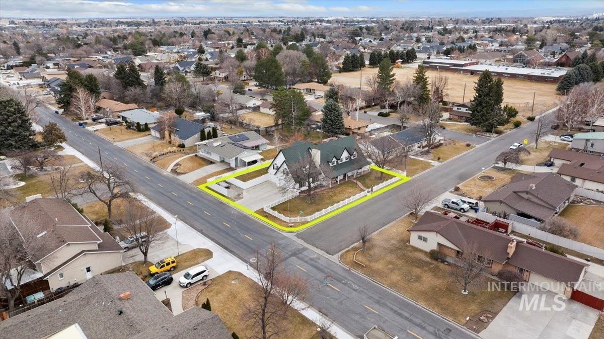 692 Mountain View Dr