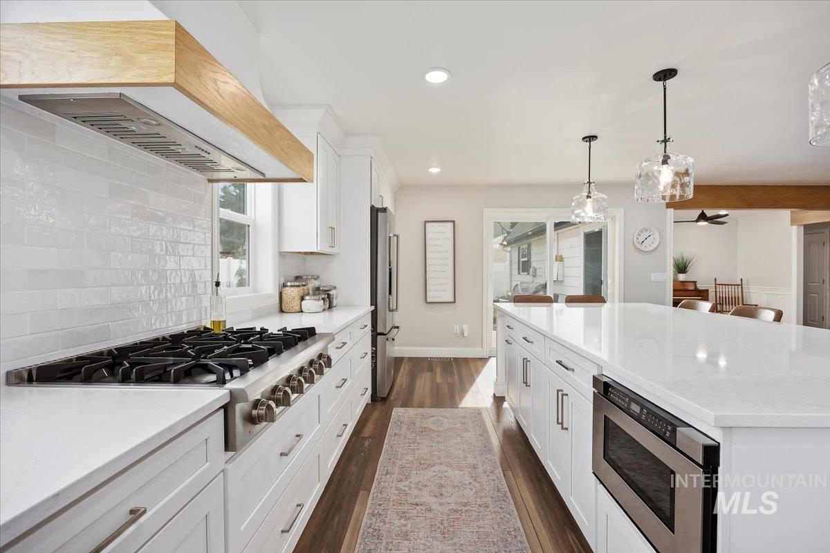 692 Mountain View Dr