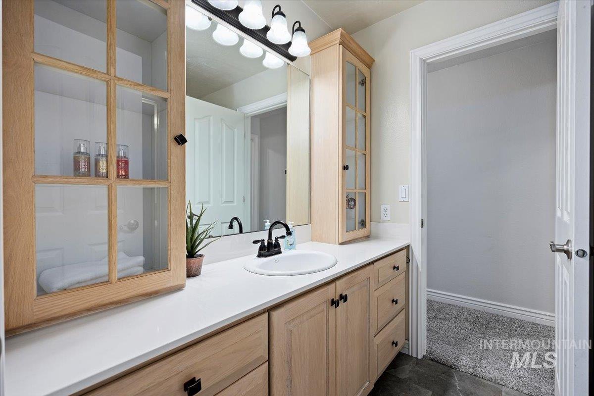 692 Mountain View Dr