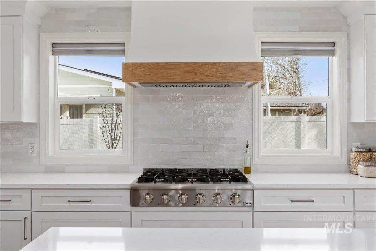 692 Mountain View Dr