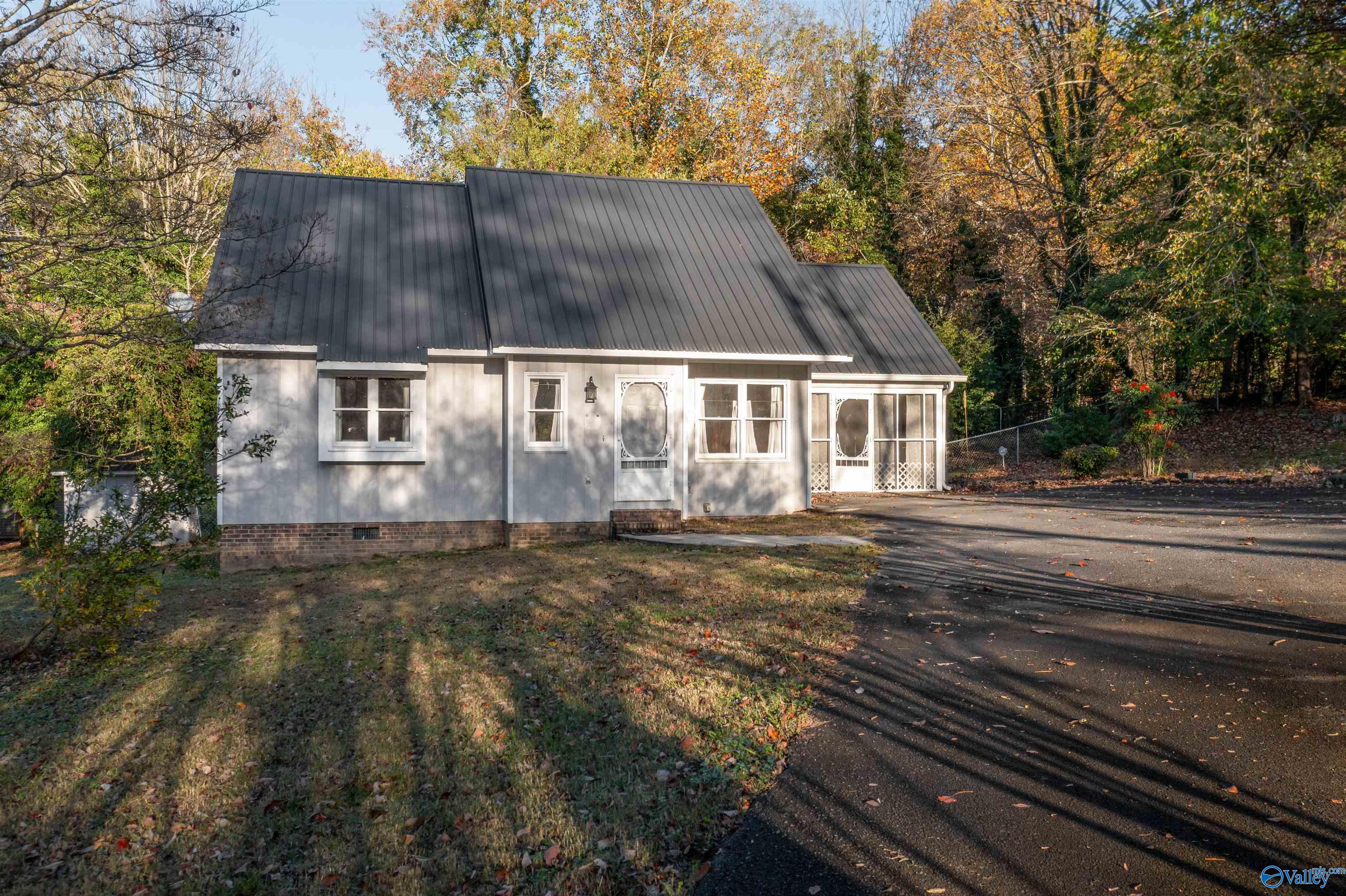 415 Leath Drive NE