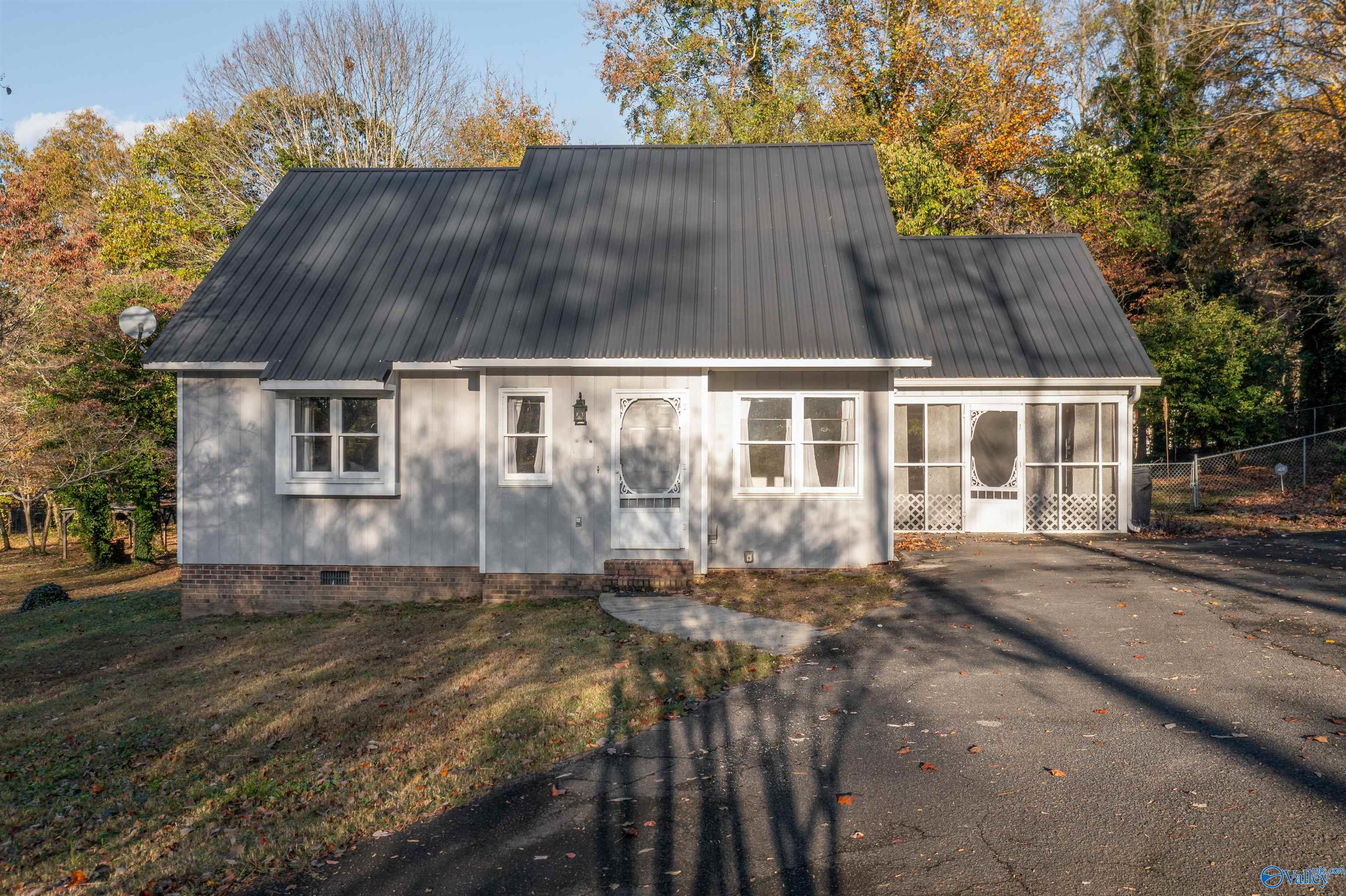 415 Leath Drive NE