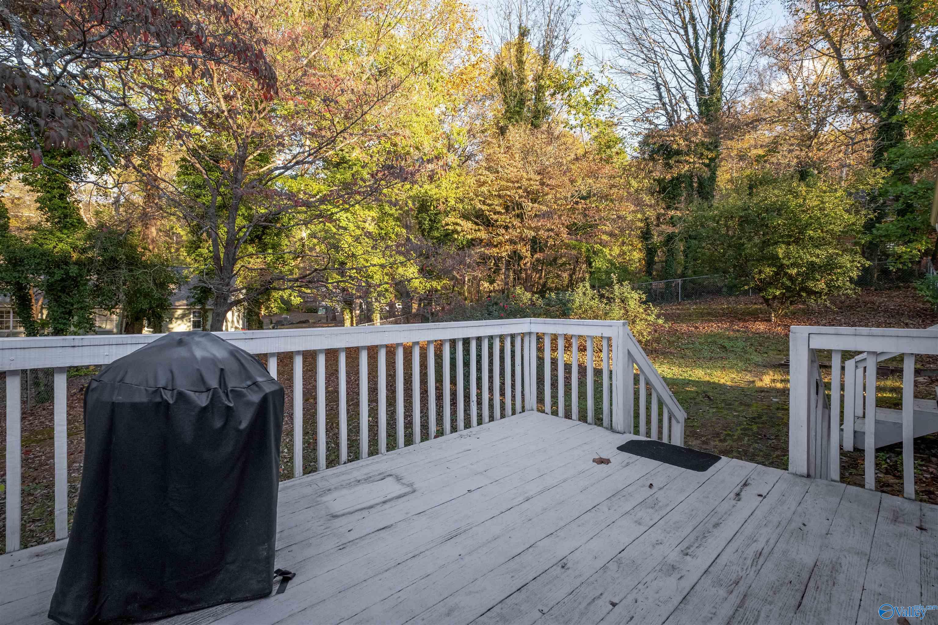 415 Leath Drive NE