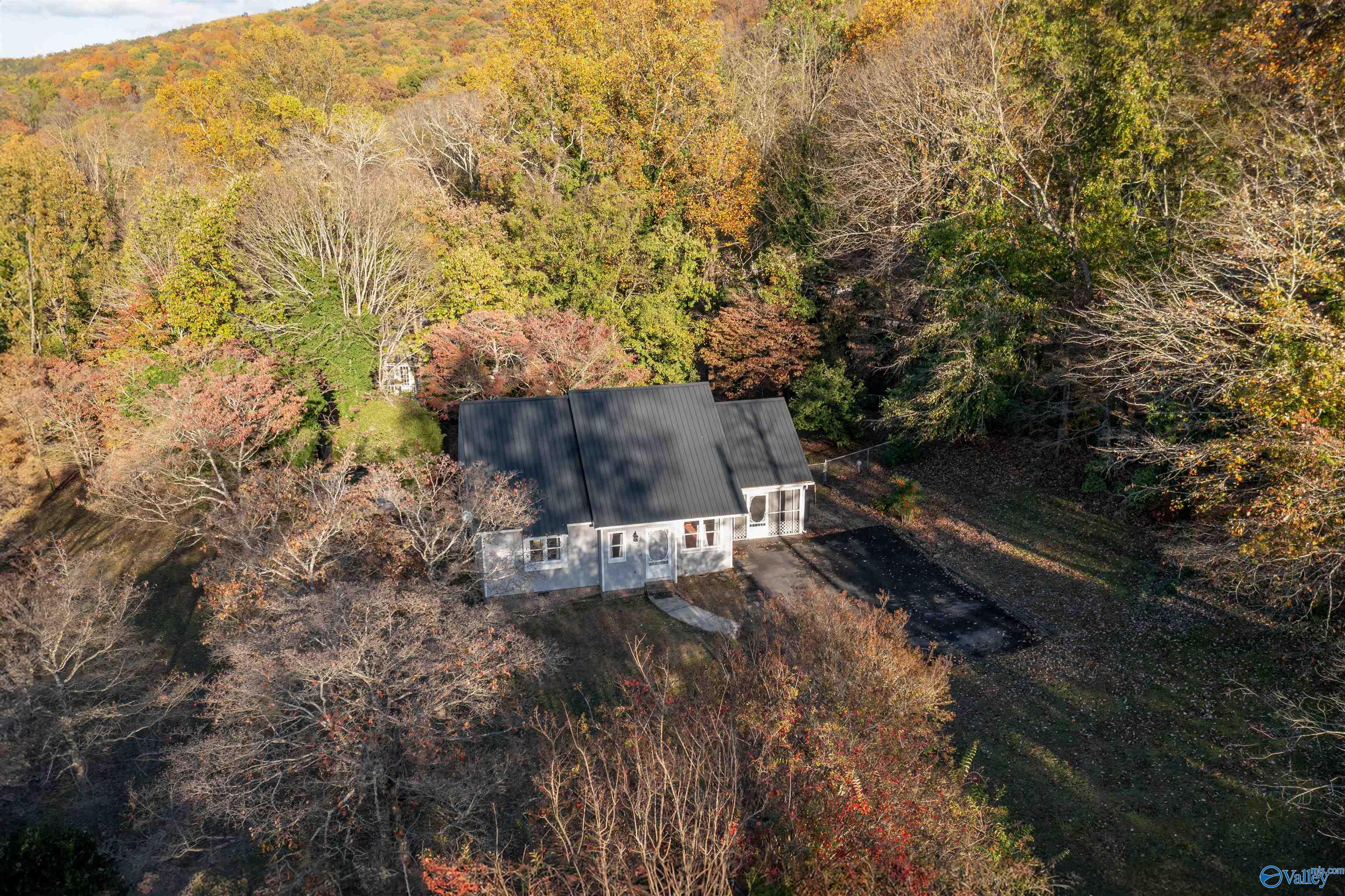 415 Leath Drive NE