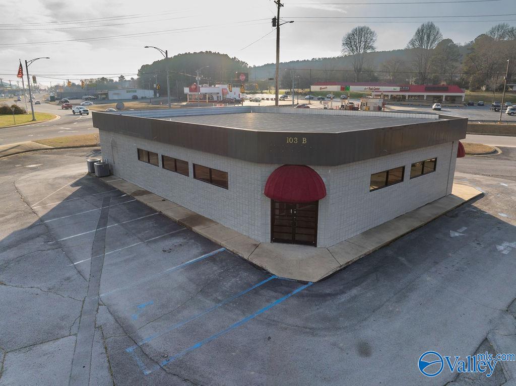 103 Greenhill Blvd NW