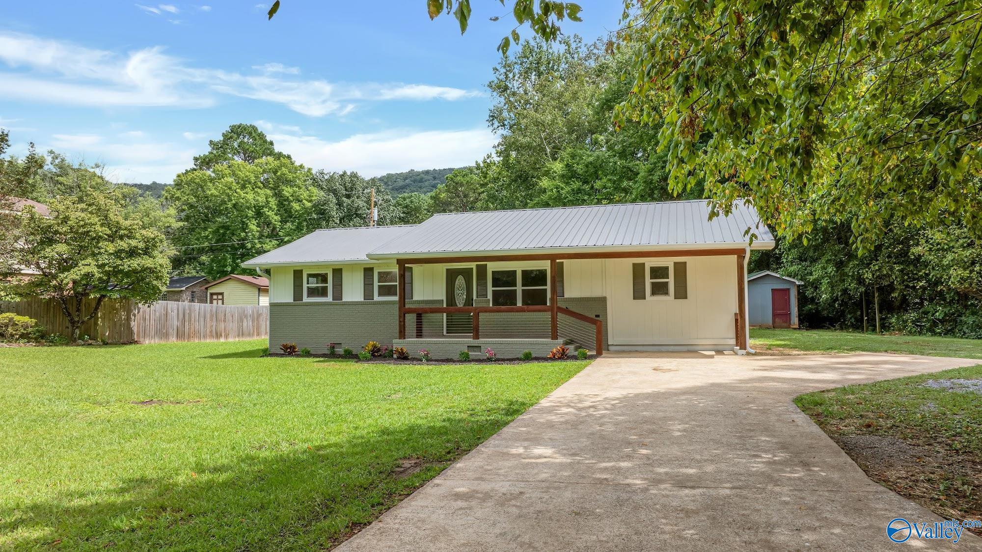 55 NE Sola Circle