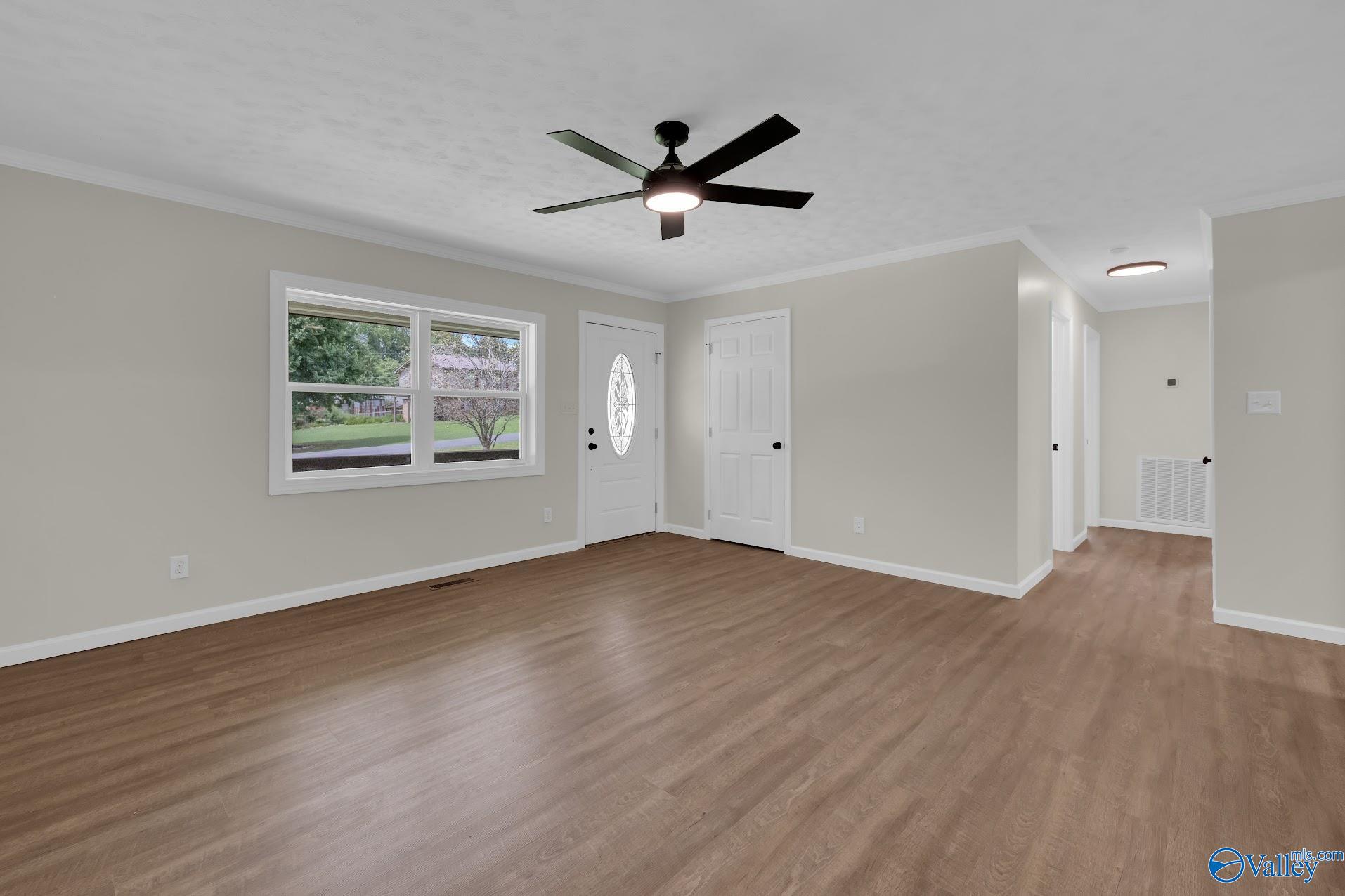 55 NE Sola Circle