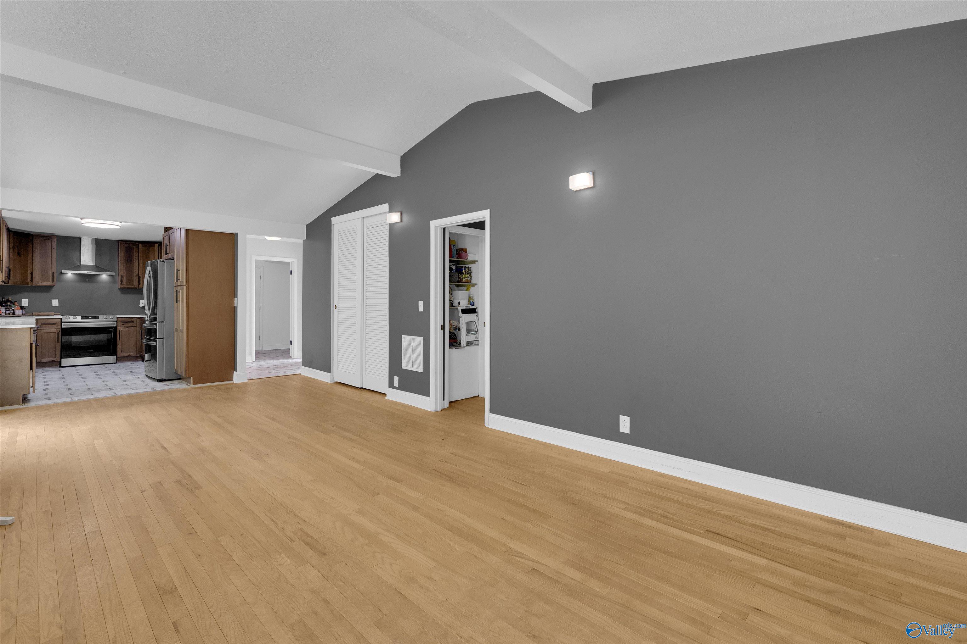 308 Hamilton Drive NE