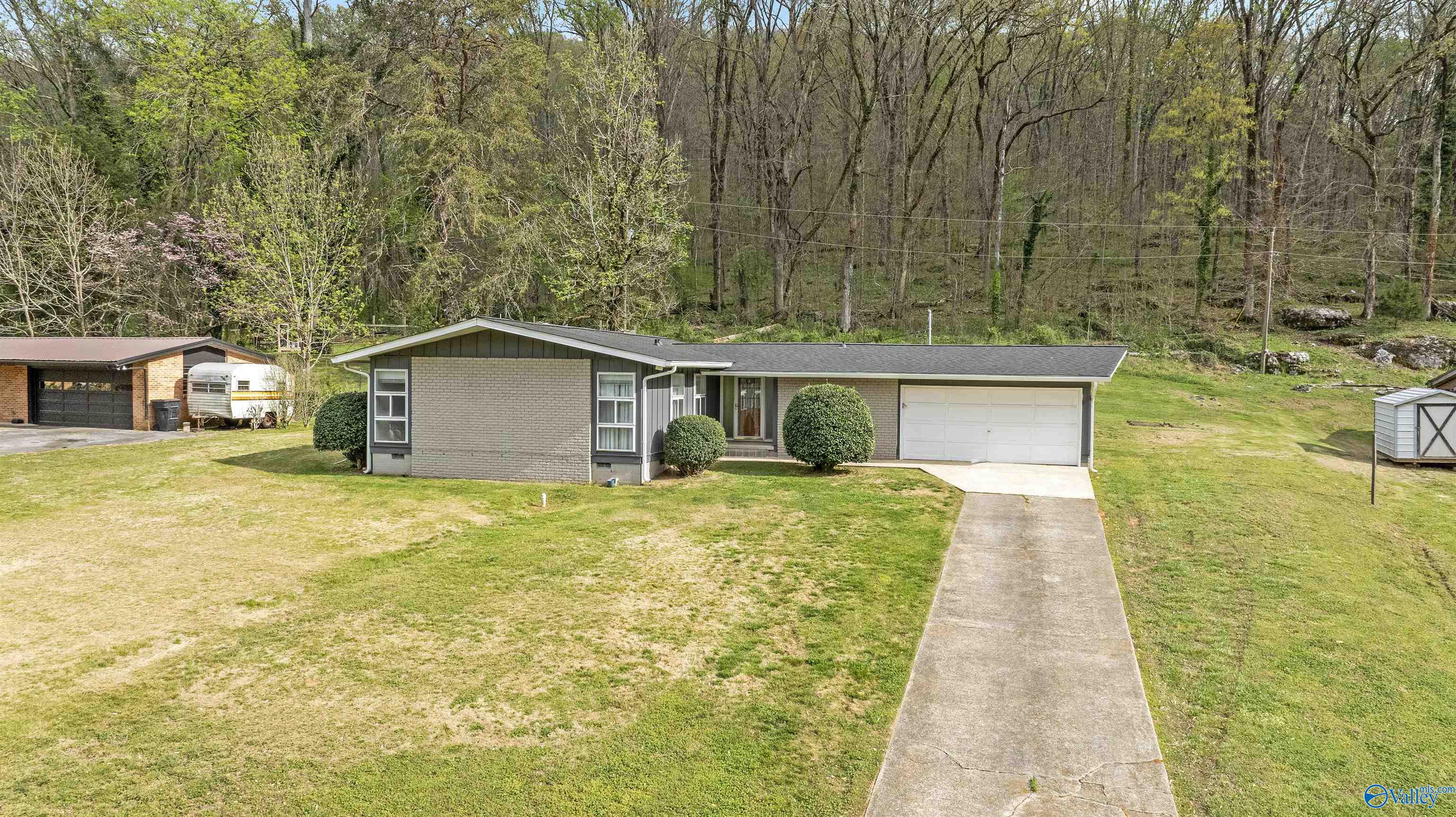 308 Hamilton Drive NE