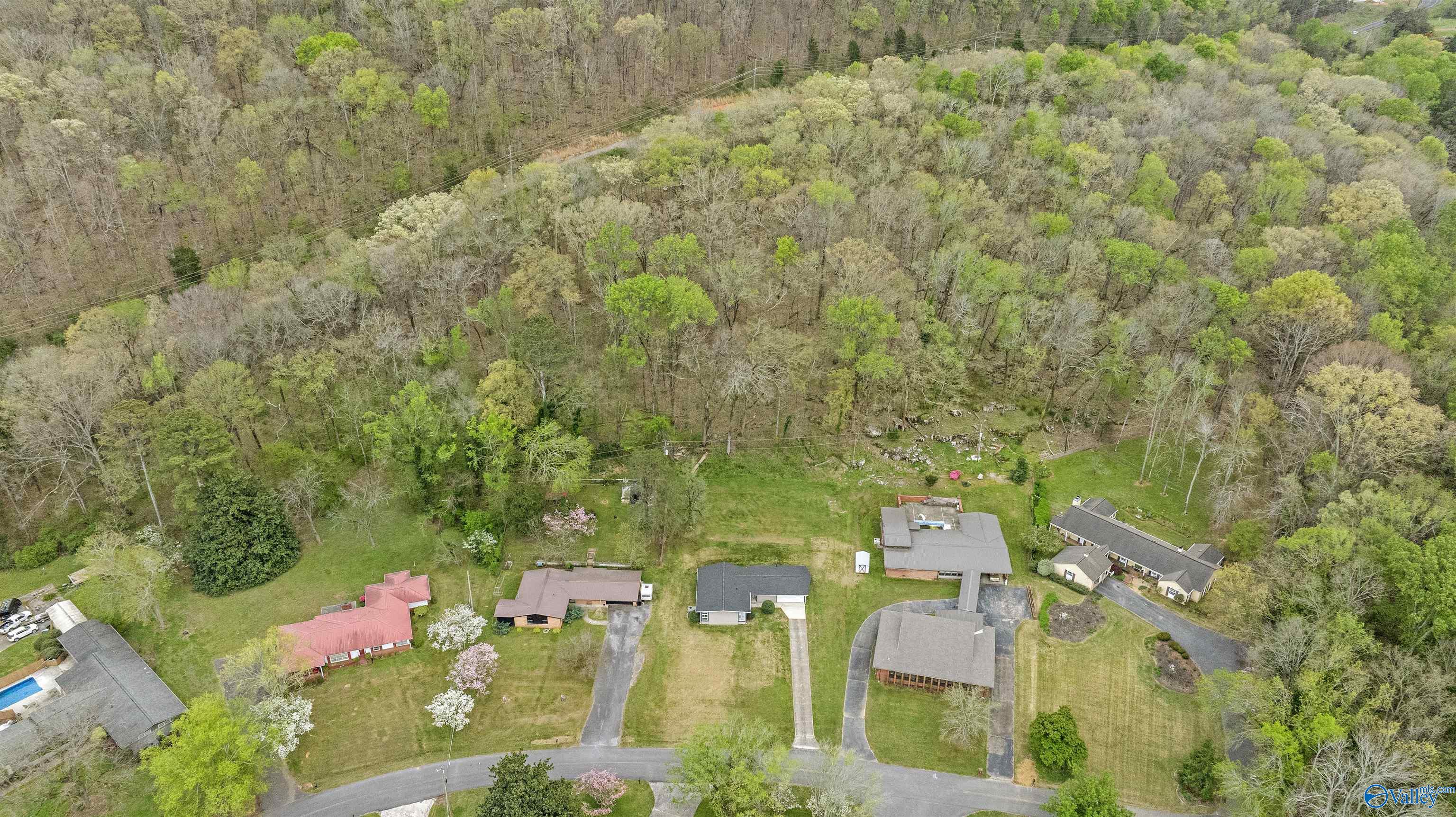 308 Hamilton Drive NE