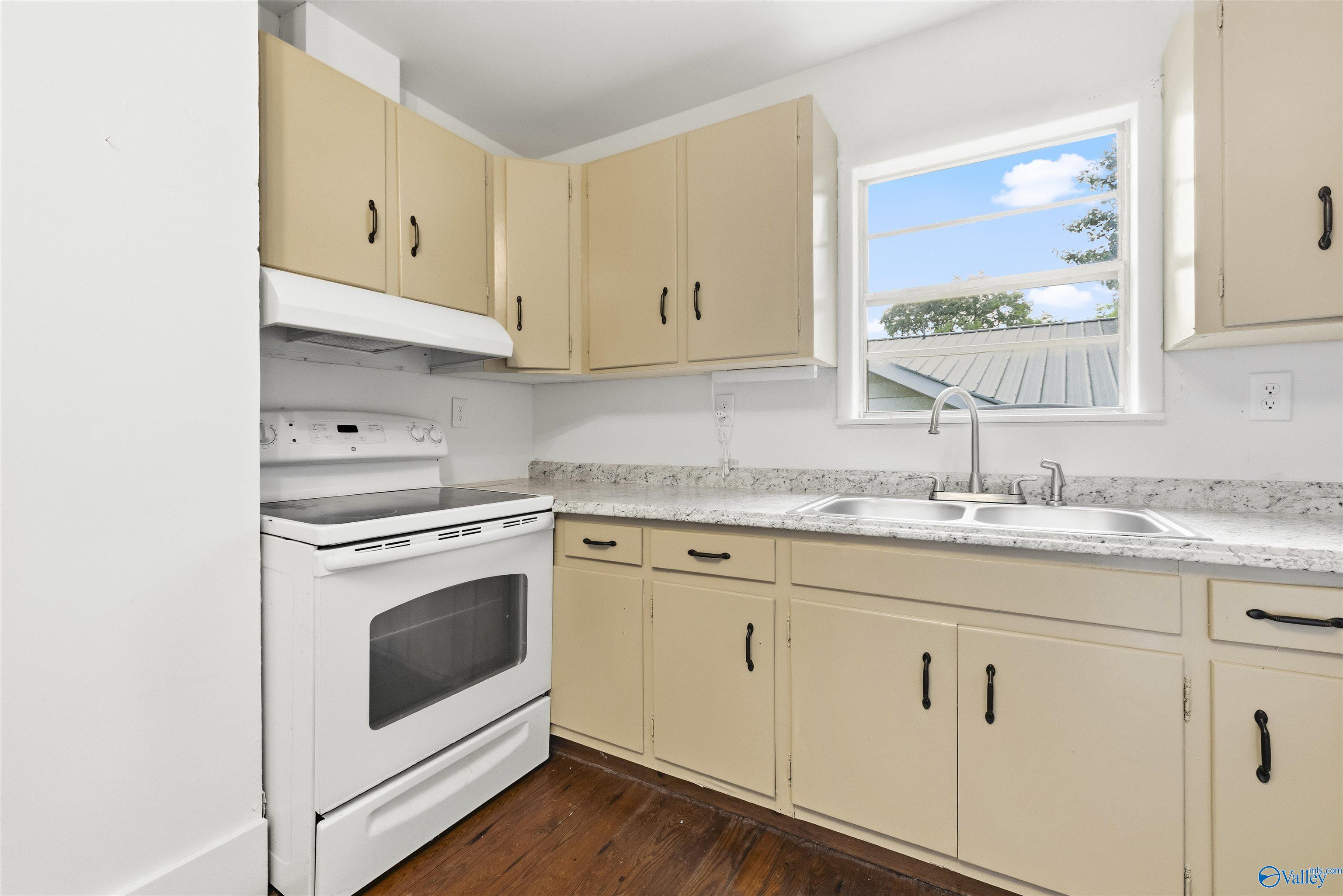 605 4th Street NE