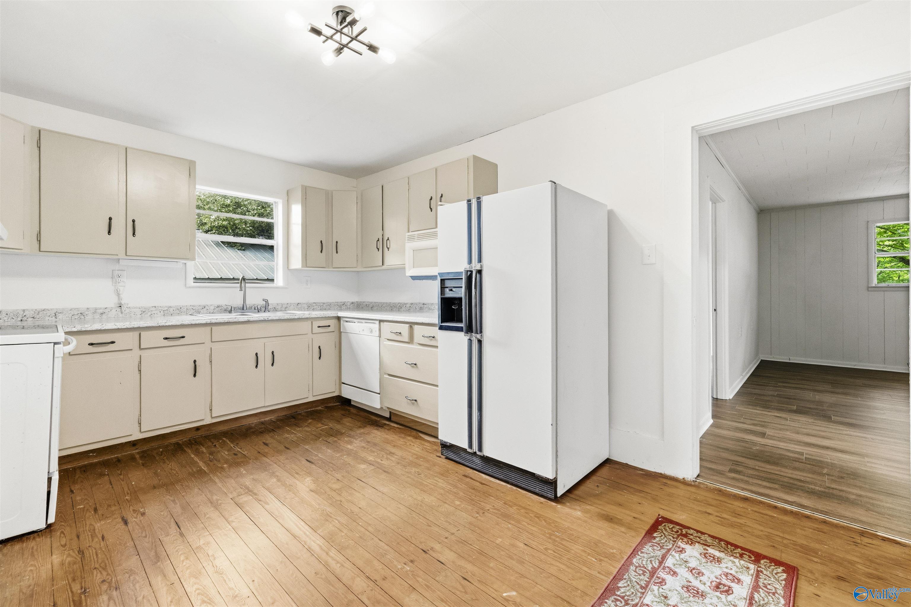 605 4th Street NE