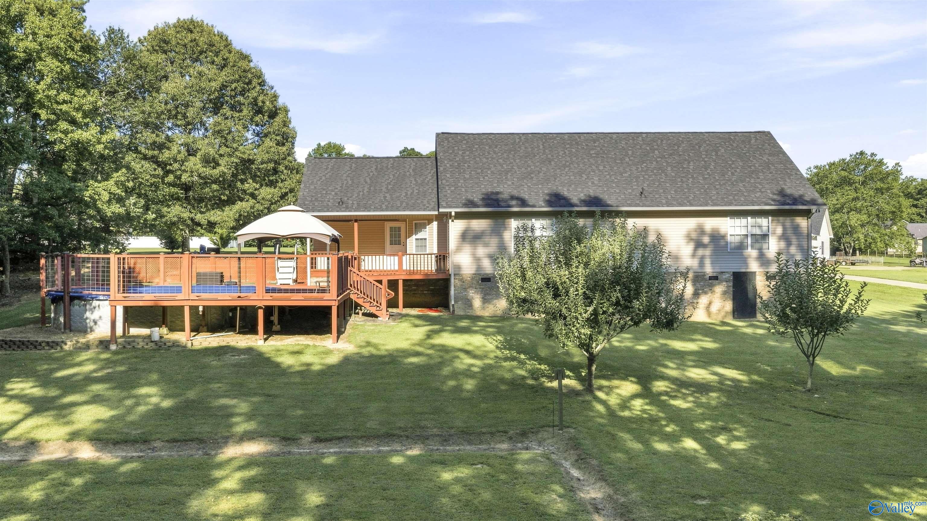 11 Autumn Run Road NE