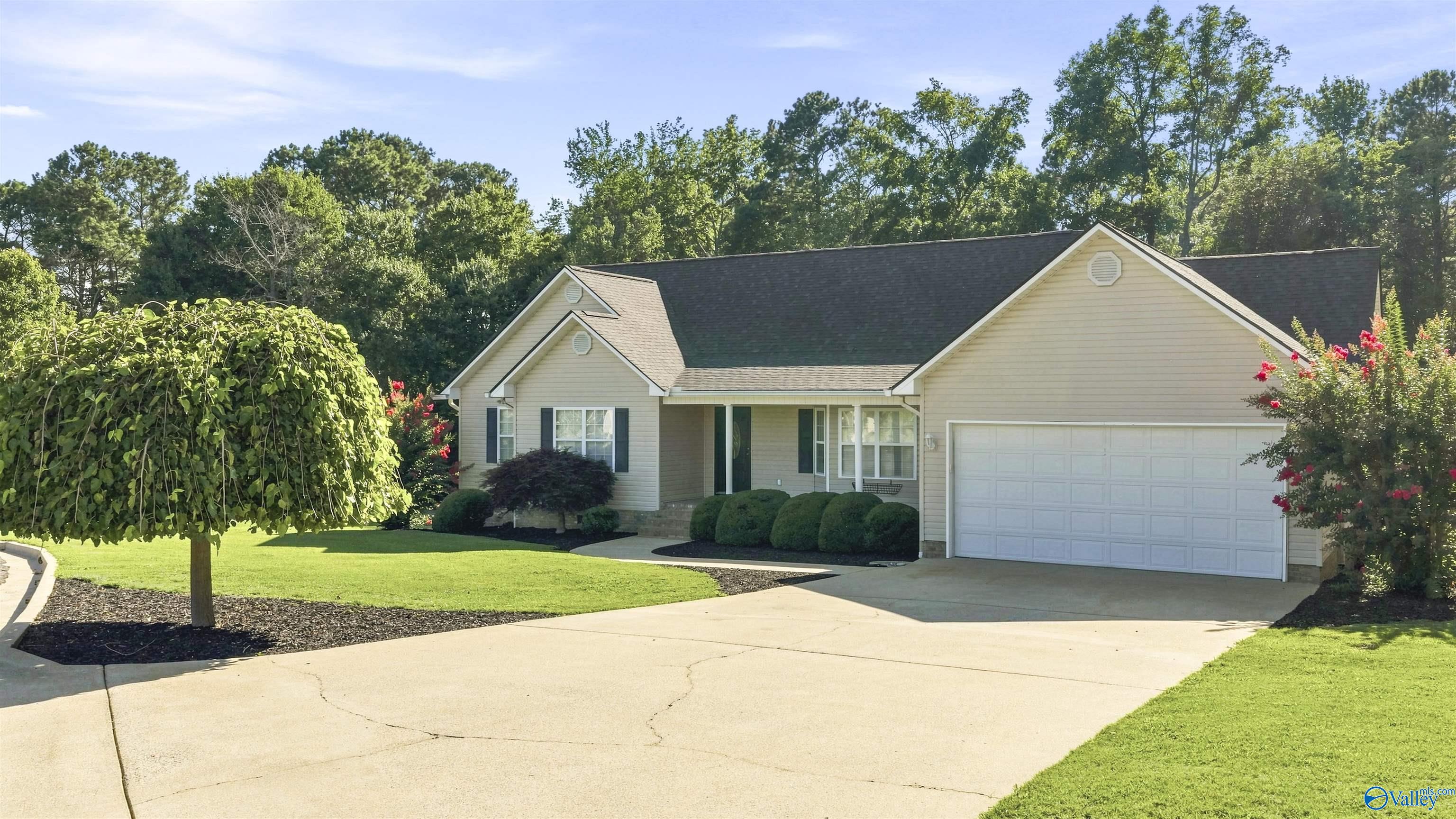11 Autumn Run Road NE