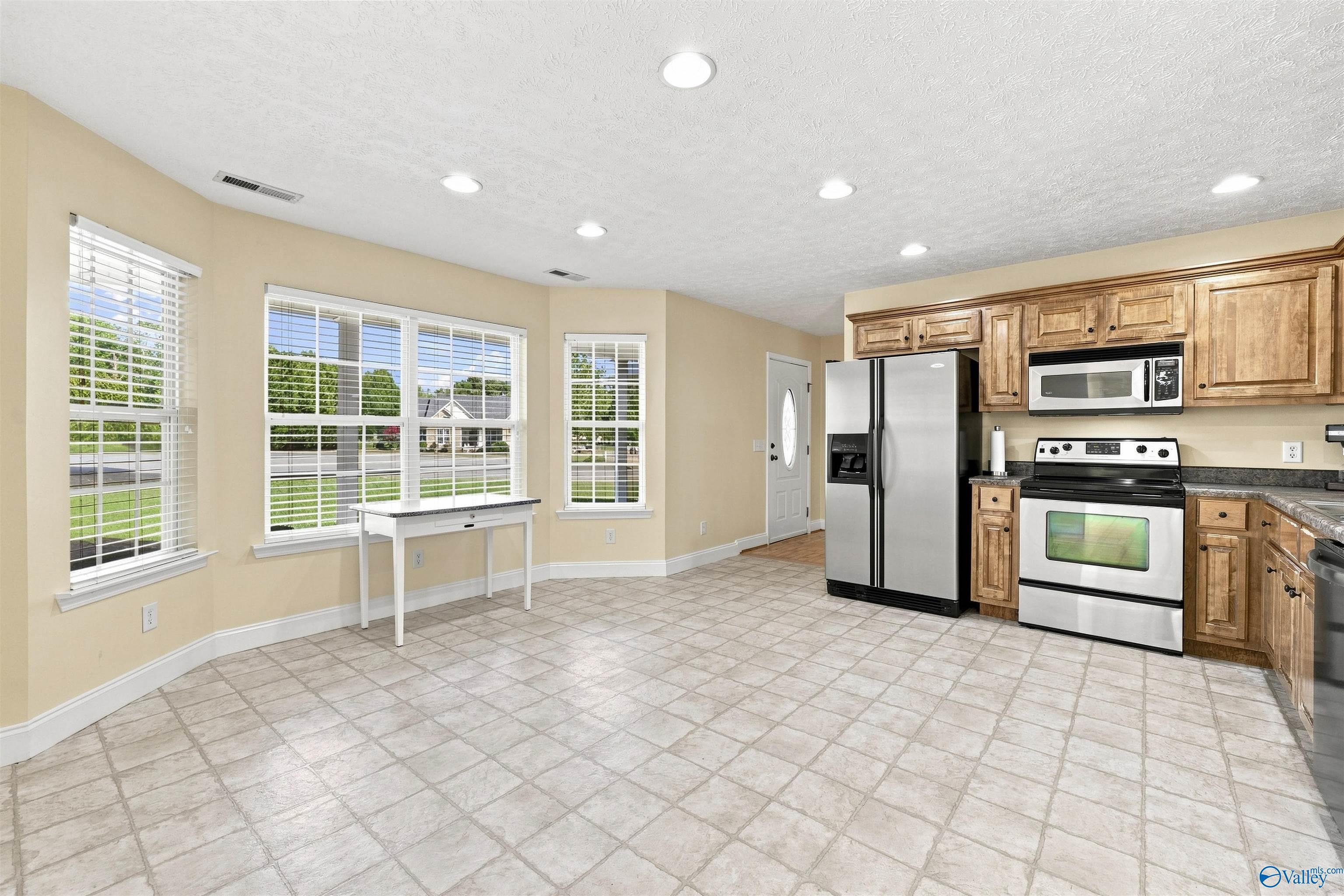 11 Autumn Run Road NE