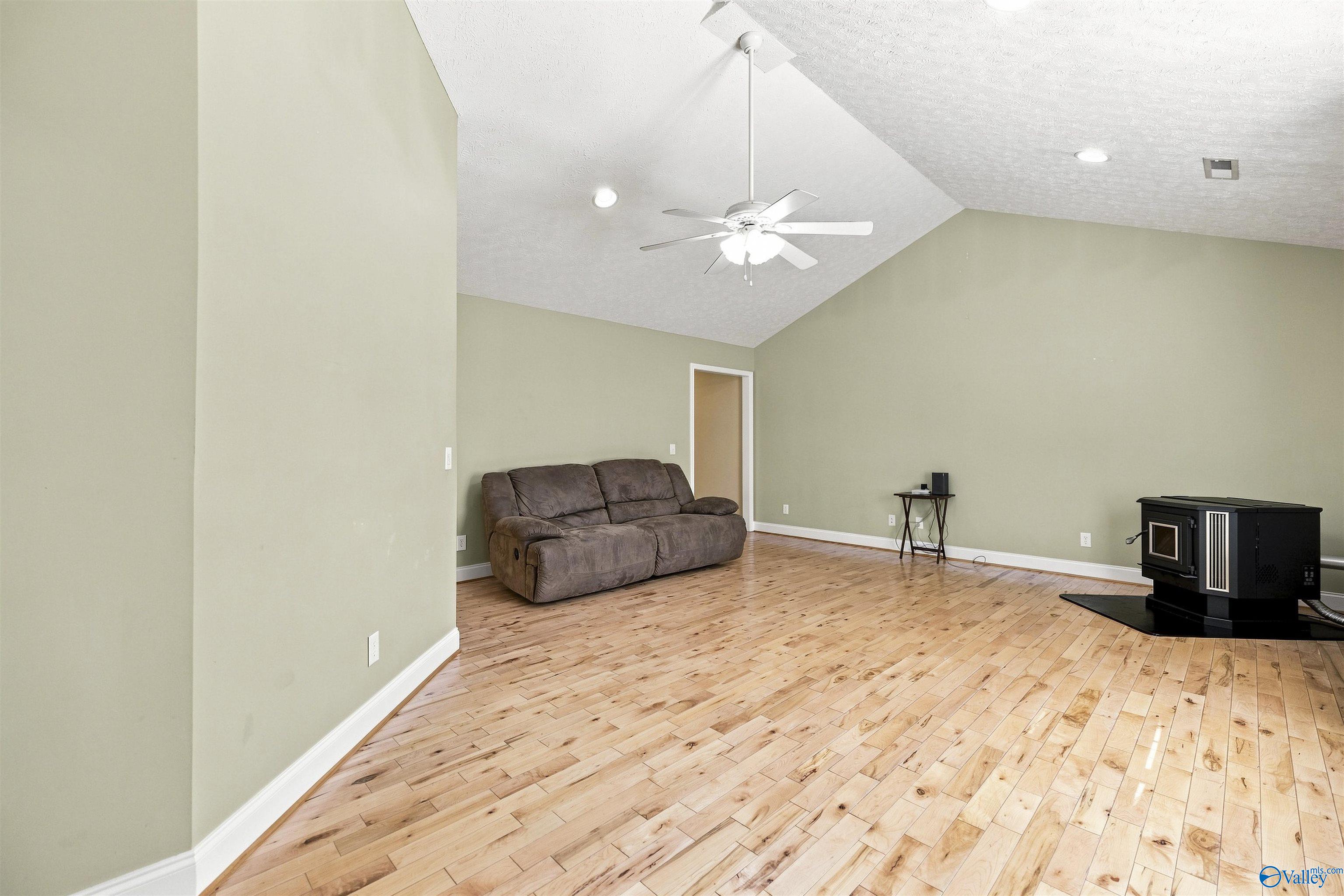 11 Autumn Run Road NE
