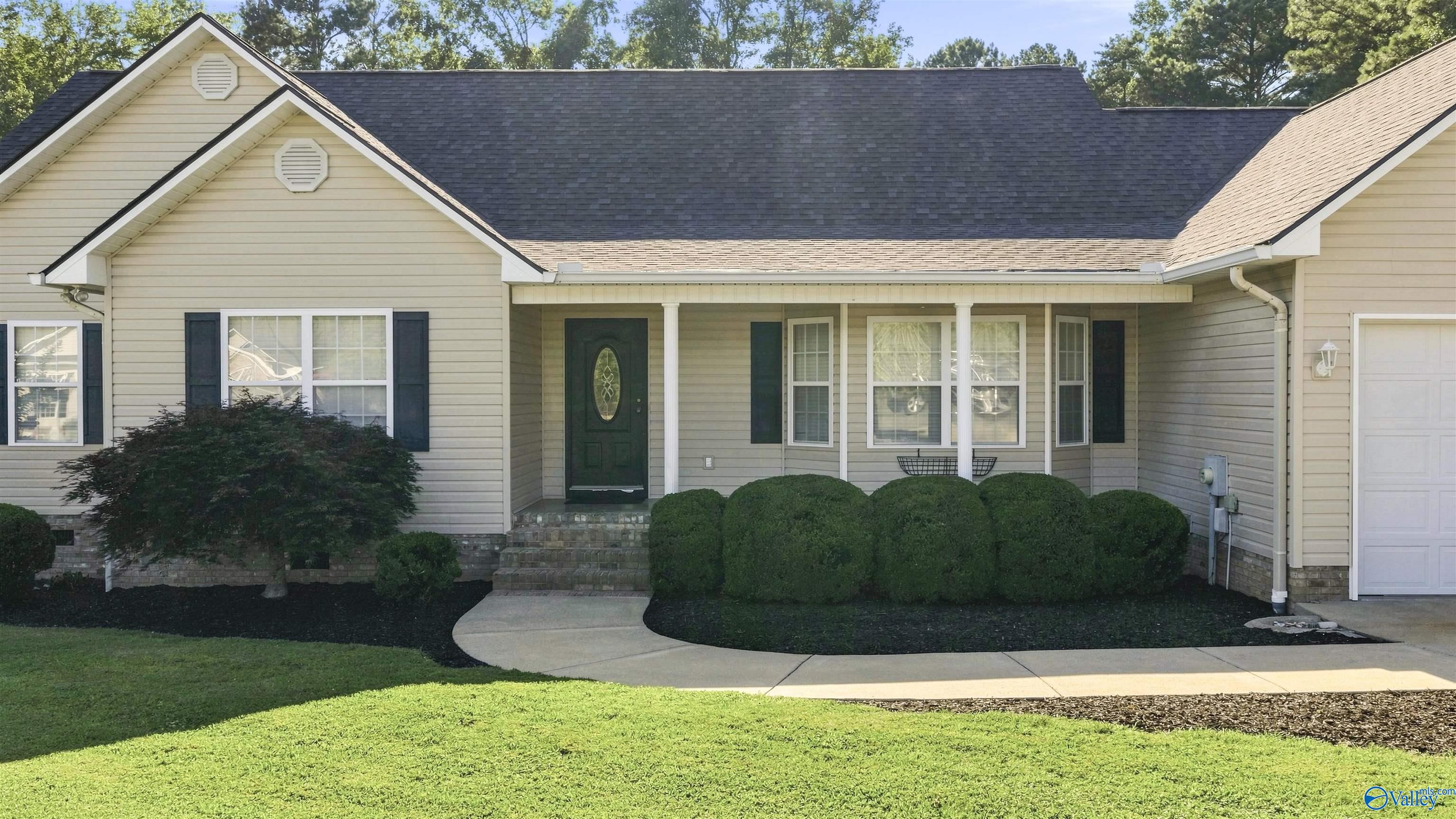 11 Autumn Run Road NE
