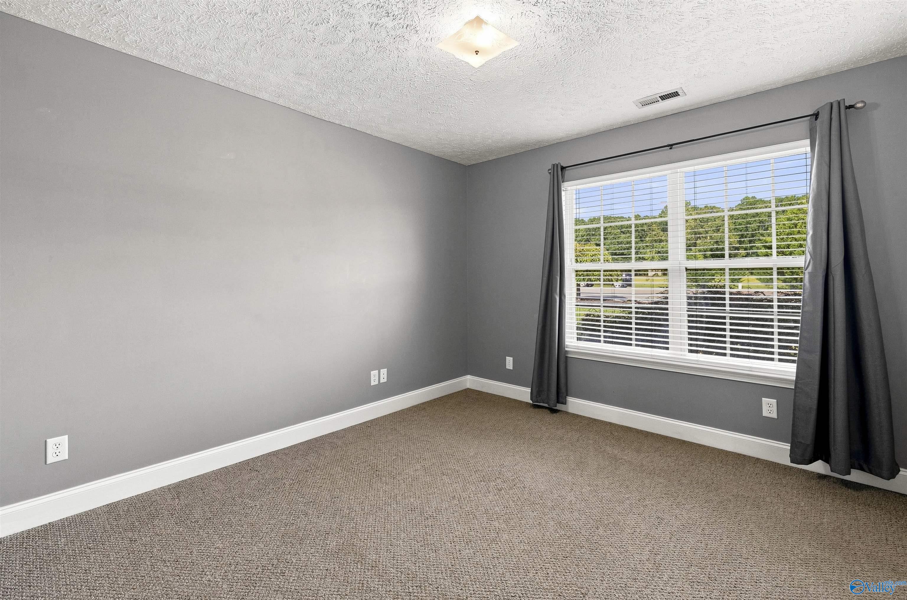 11 Autumn Run Road NE