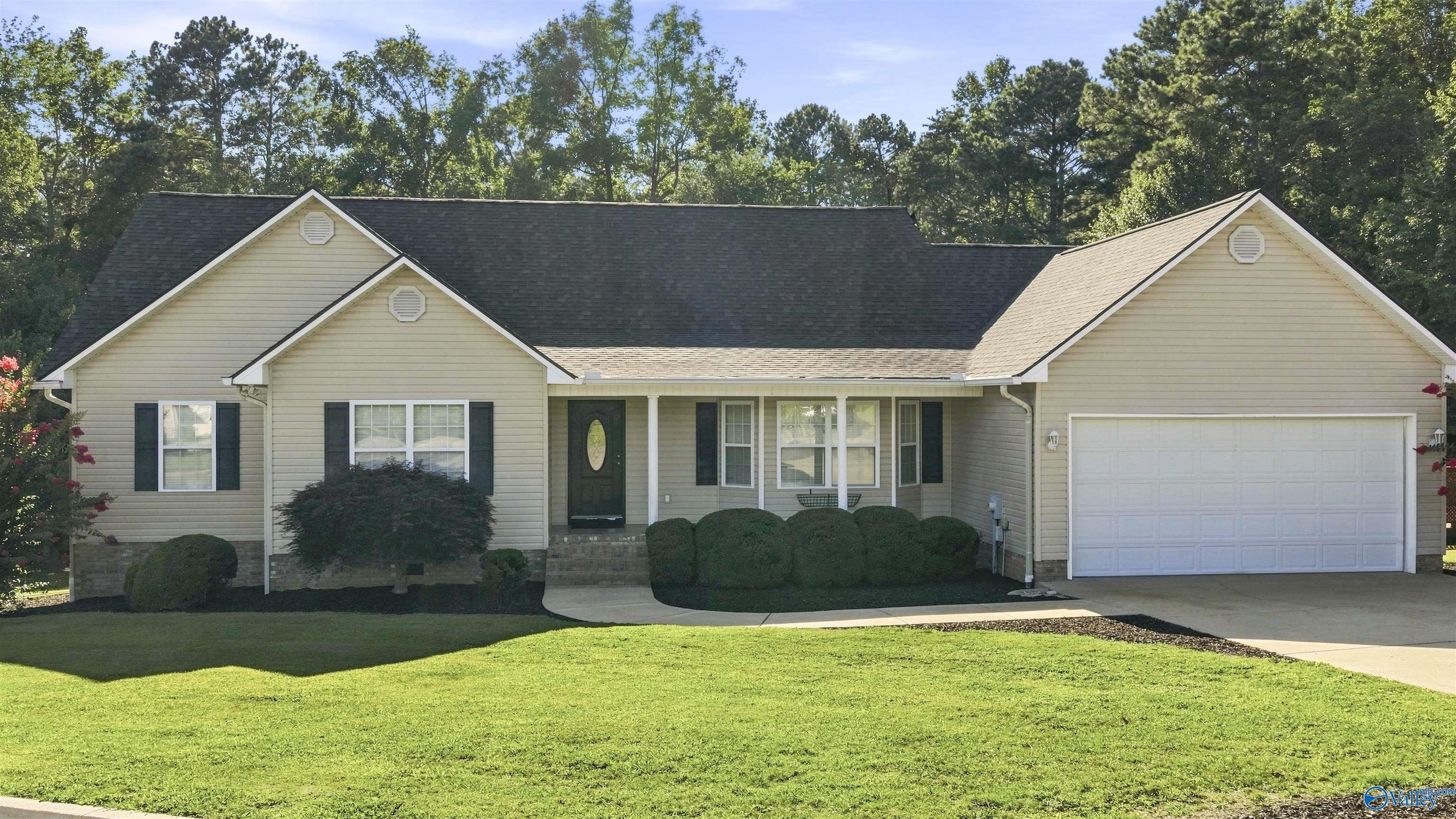 11 Autumn Run Road NE