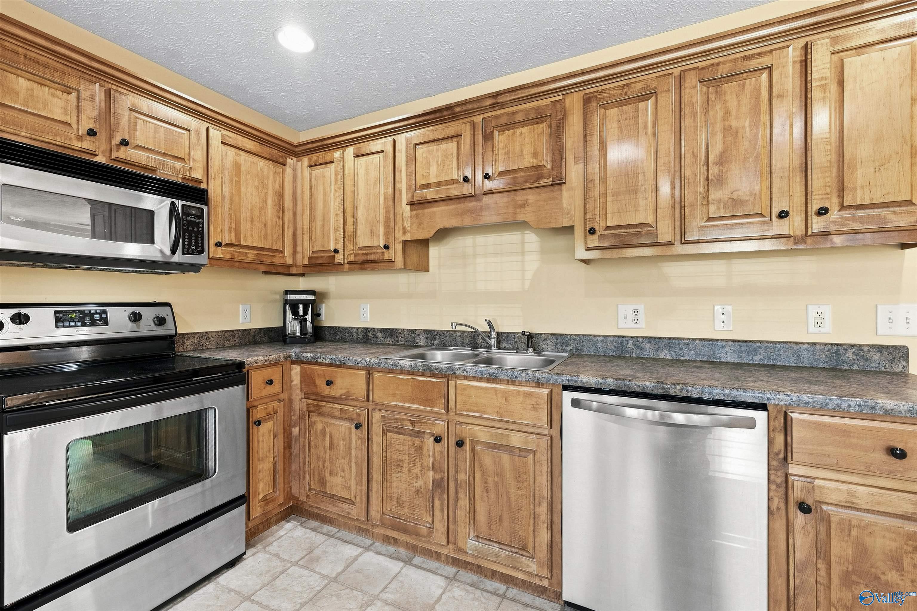 11 Autumn Run Road NE