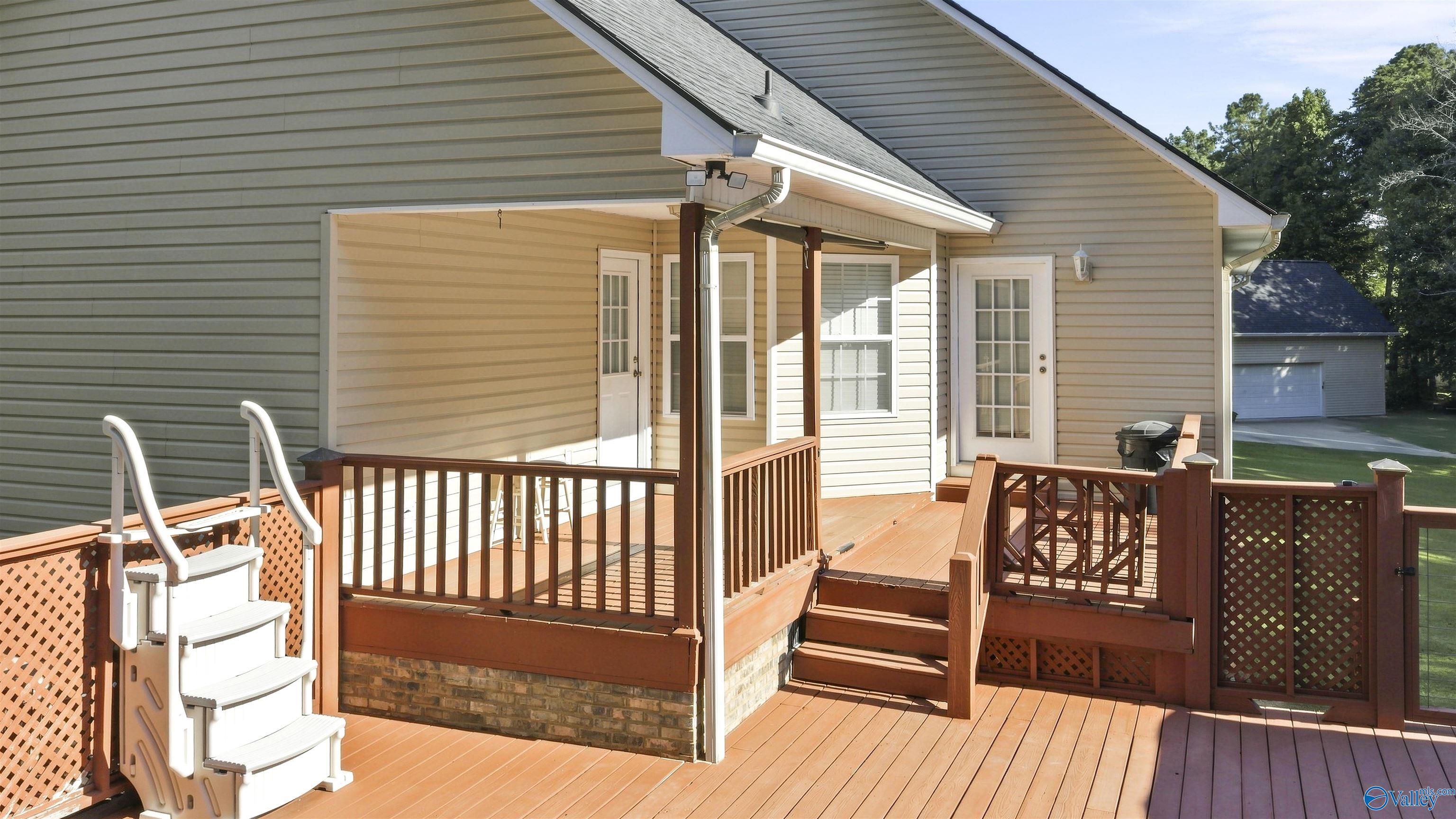 11 Autumn Run Road NE