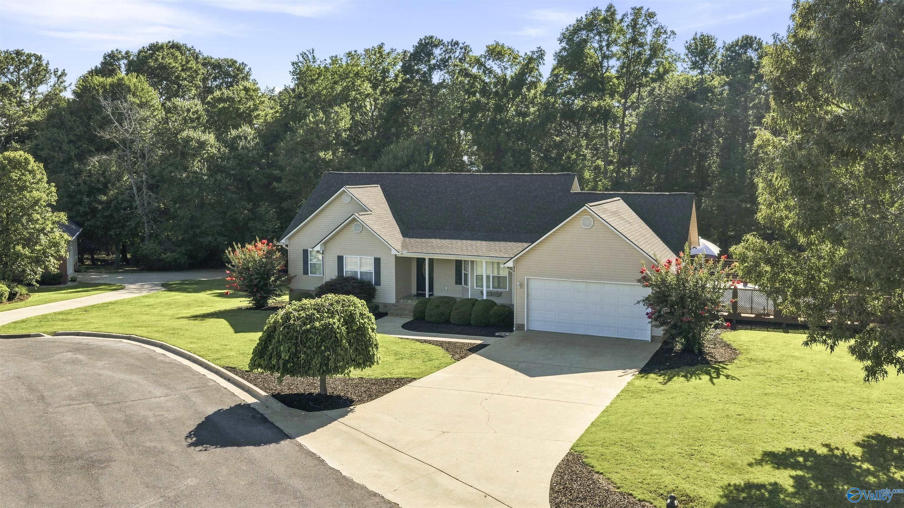 11 Autumn Run Road NE