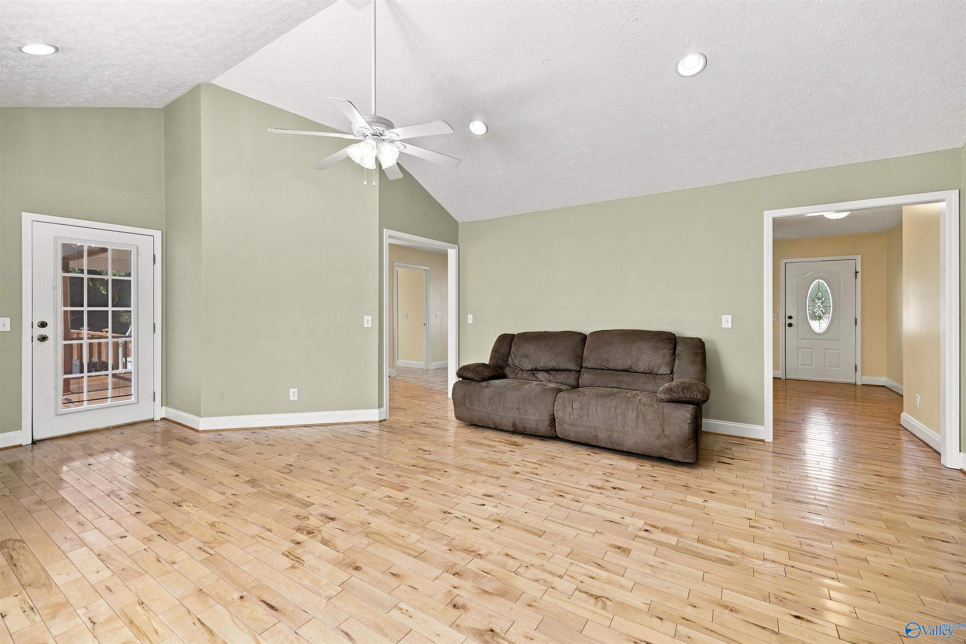 11 Autumn Run Road NE
