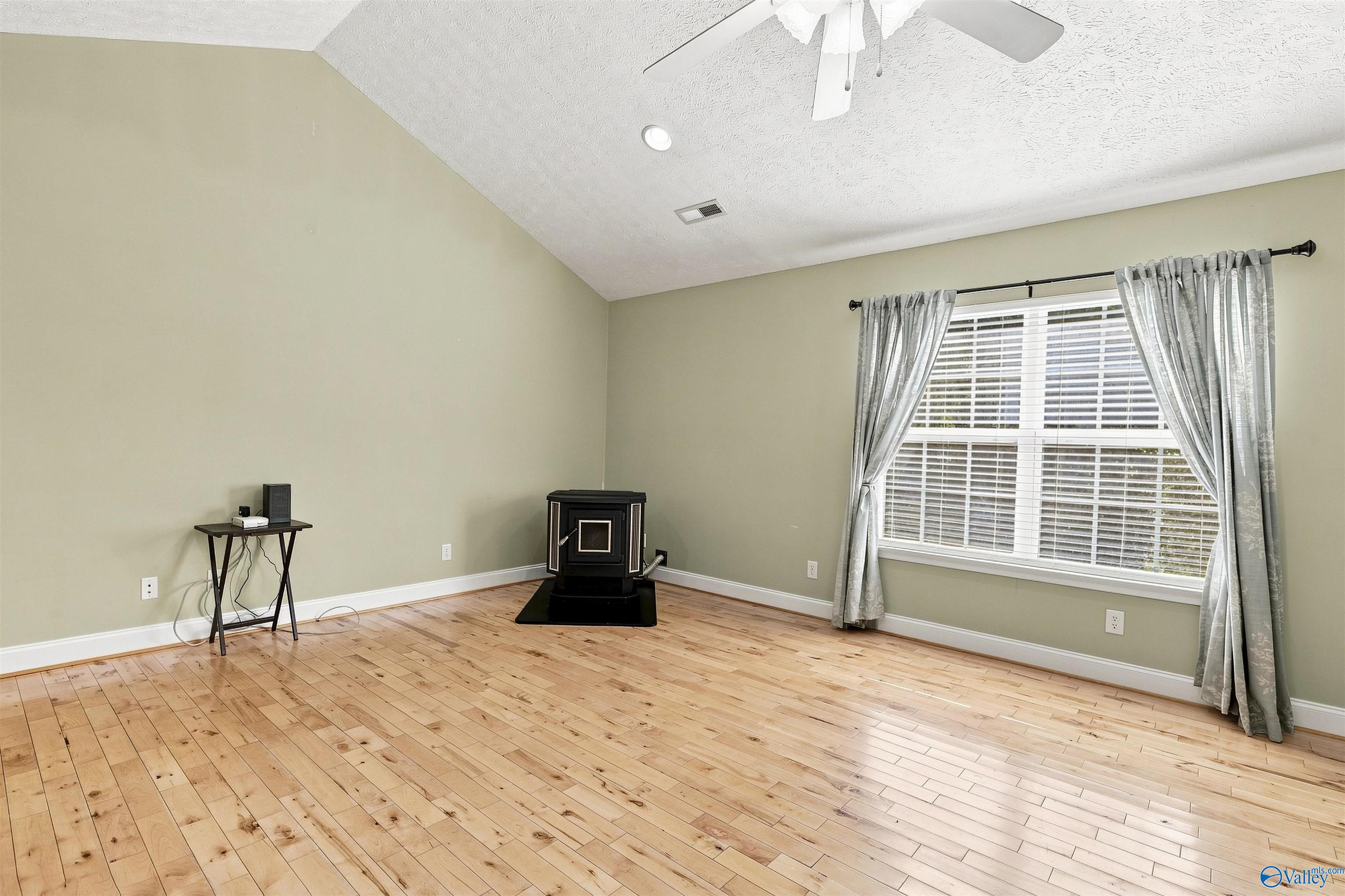 11 Autumn Run Road NE