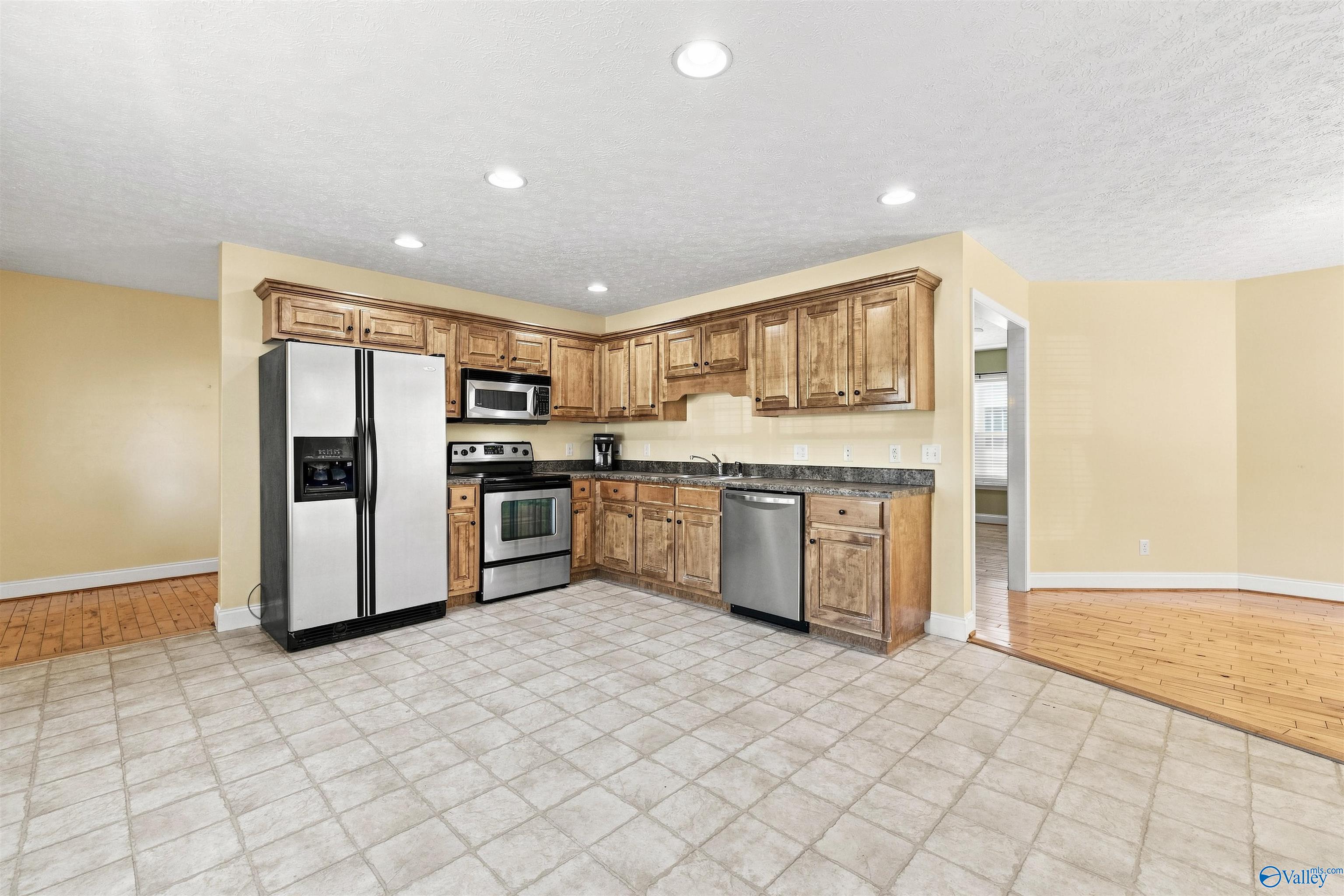 11 Autumn Run Road NE