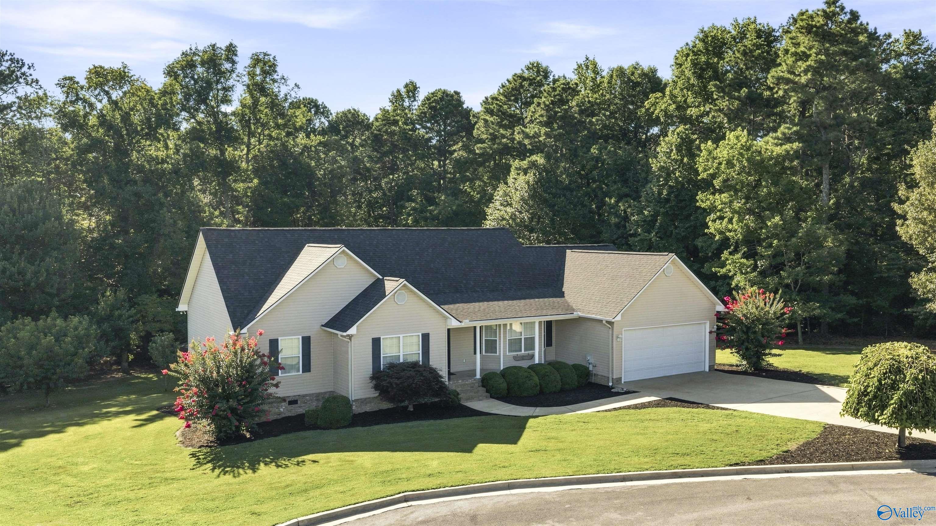 11 Autumn Run Road NE