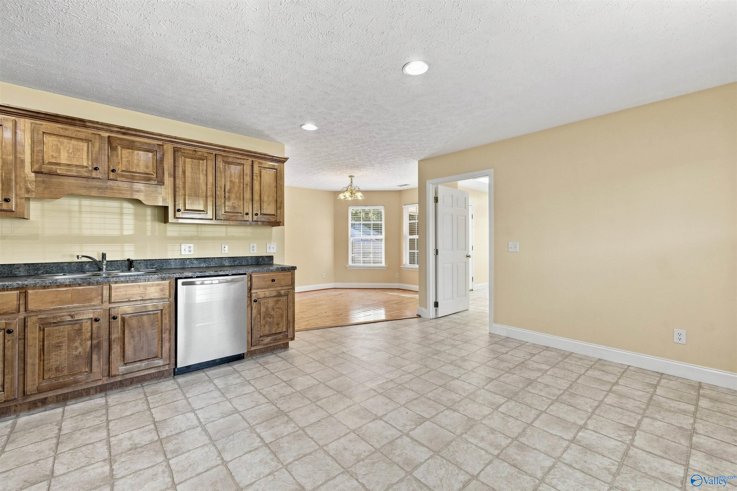 11 Autumn Run Road NE
