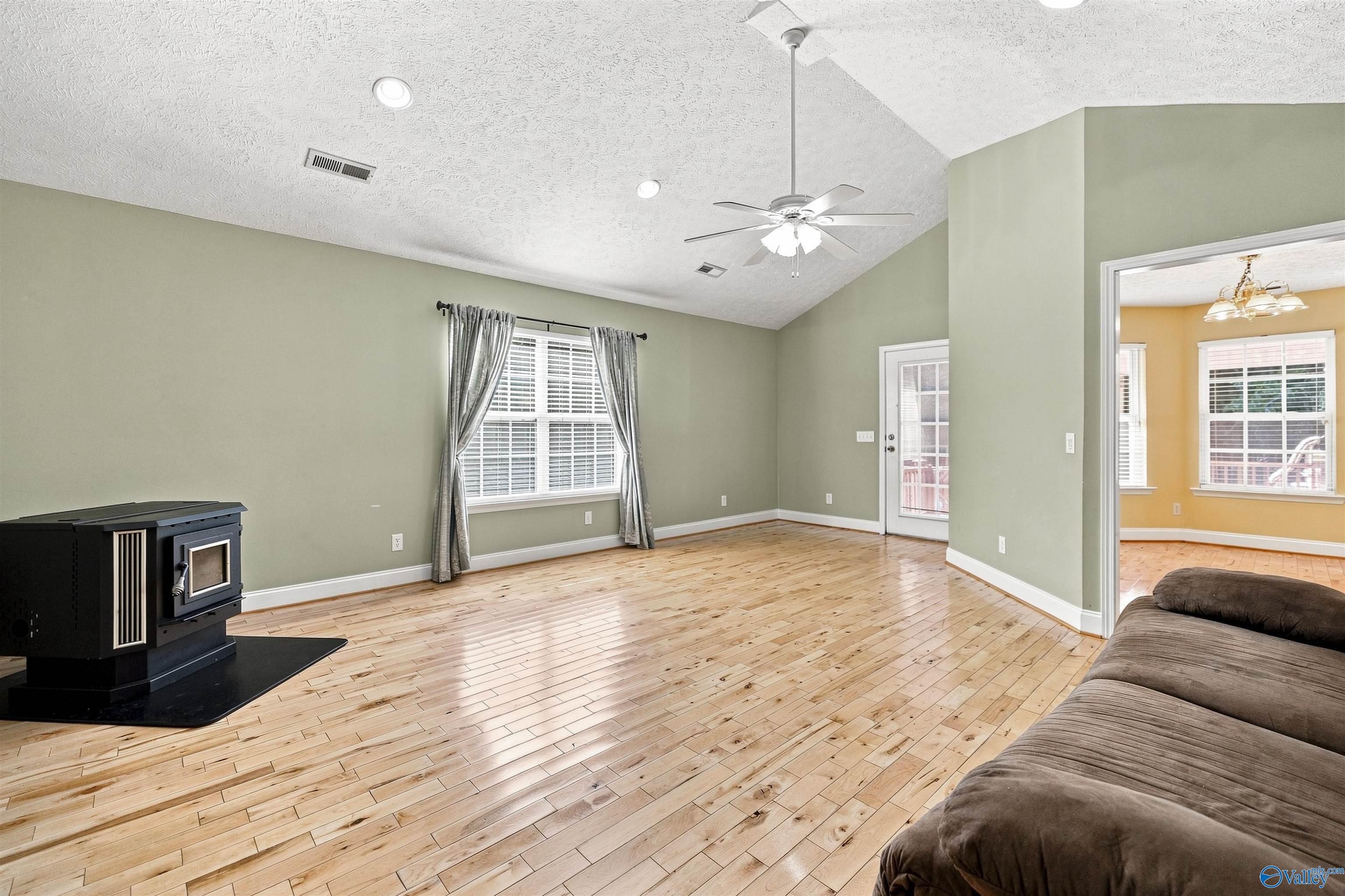 11 Autumn Run Road NE