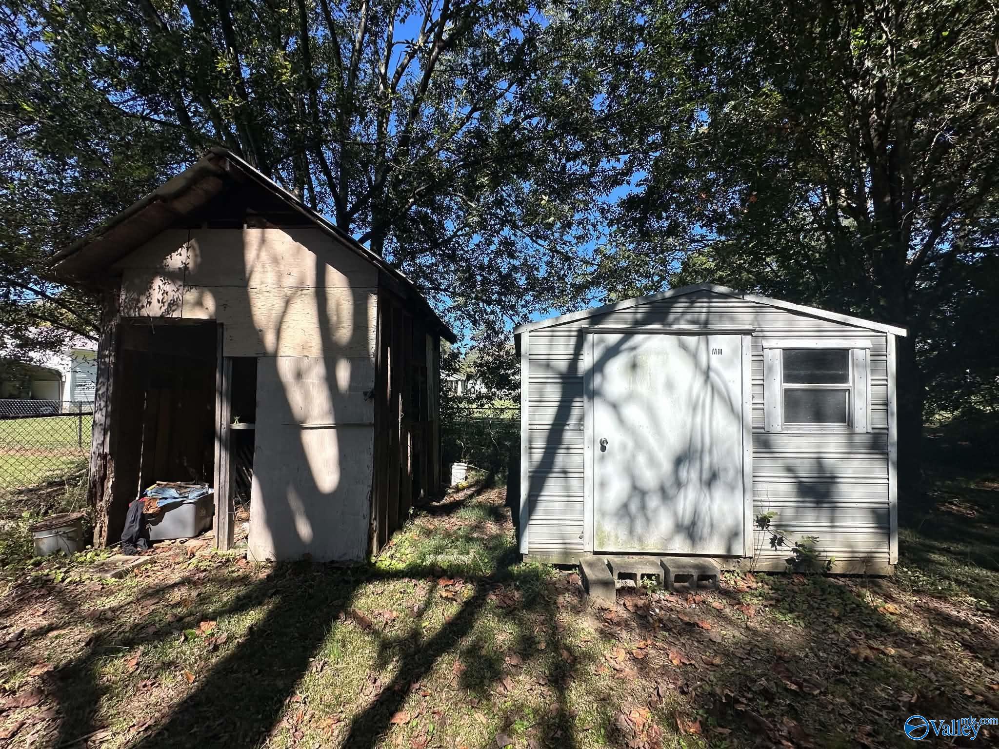 609 Center Street