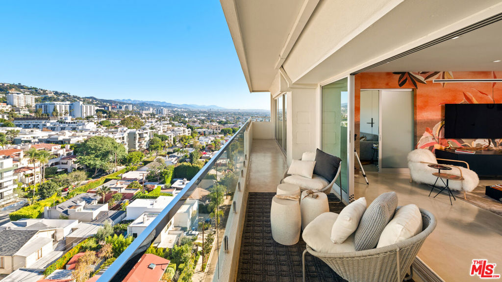 838 N Doheny Drive 1205