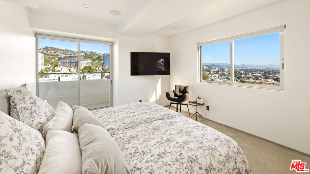 838 N Doheny Drive 1205