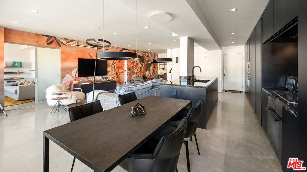 838 N Doheny Drive 1205