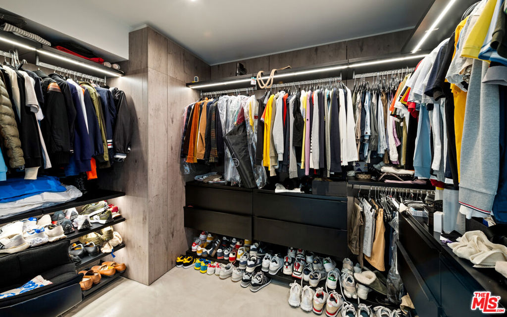 838 N Doheny Drive 1205