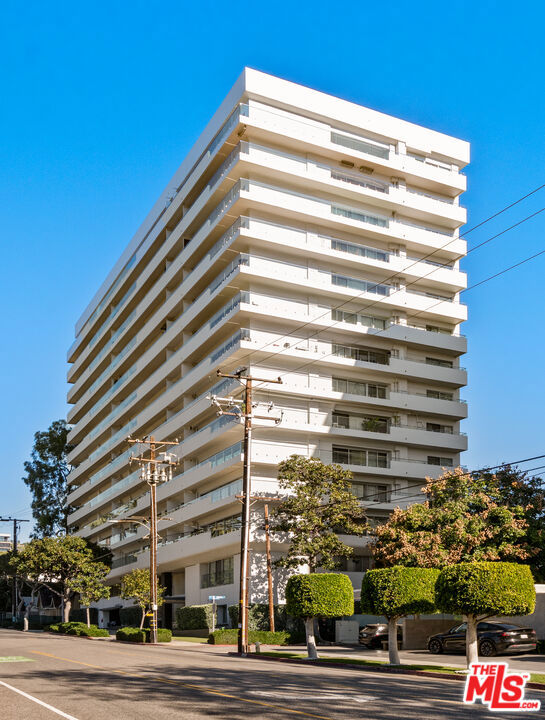 838 N Doheny Drive 1205
