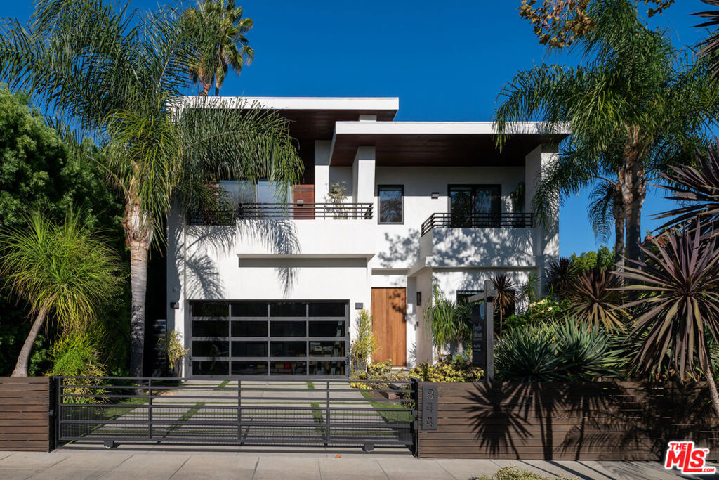 844 N Harper Avenue