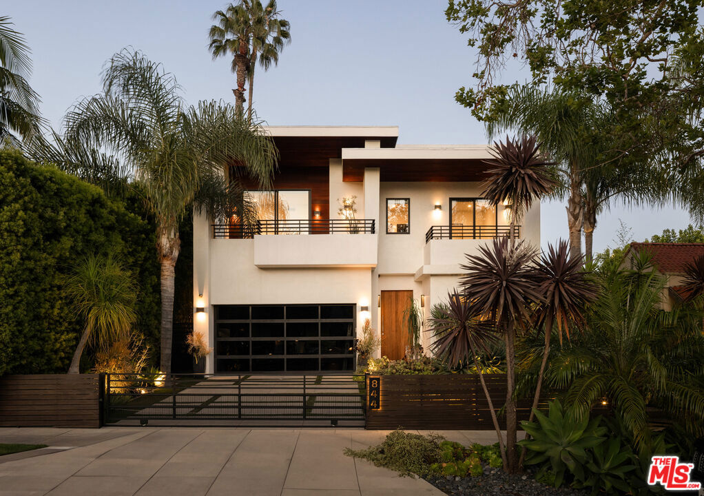 844 N Harper Avenue