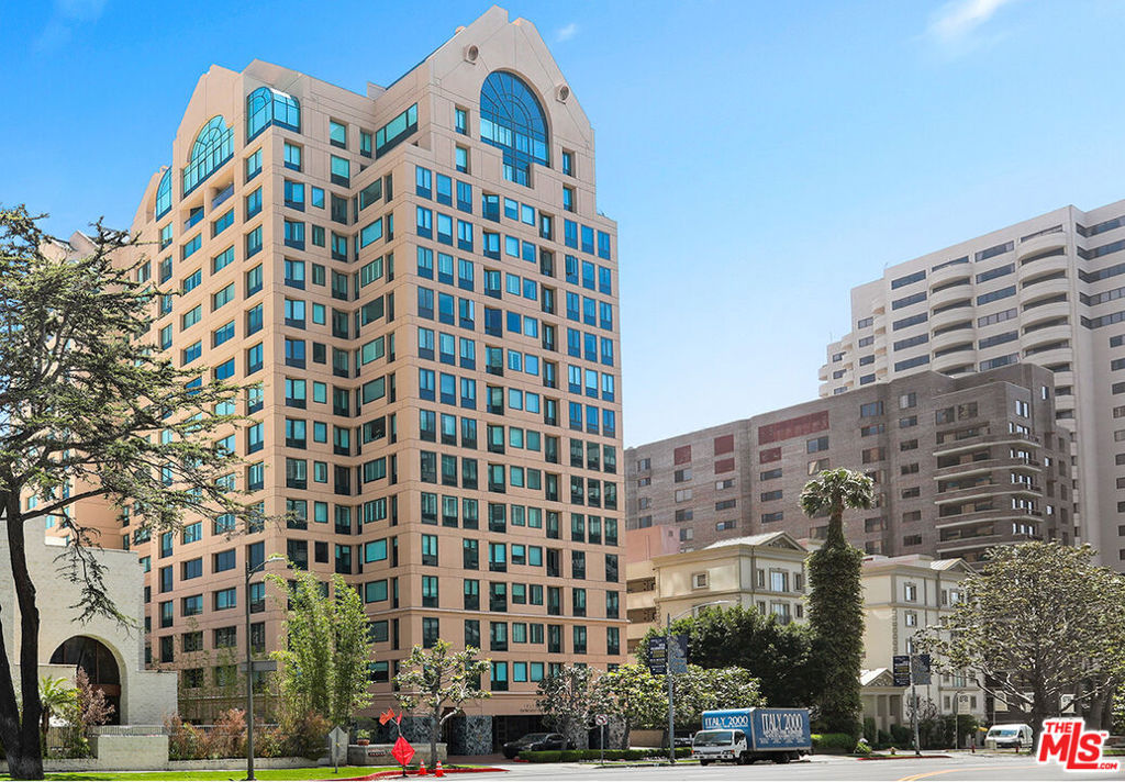 10520 Wilshire Boulevard 305