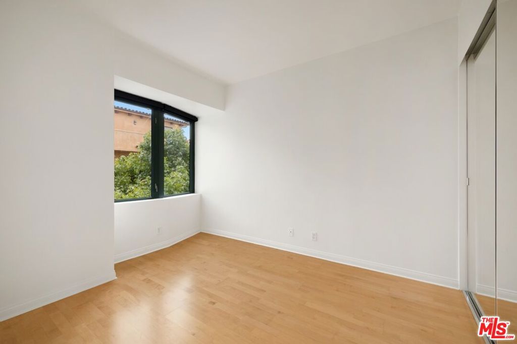 10520 Wilshire Boulevard 305