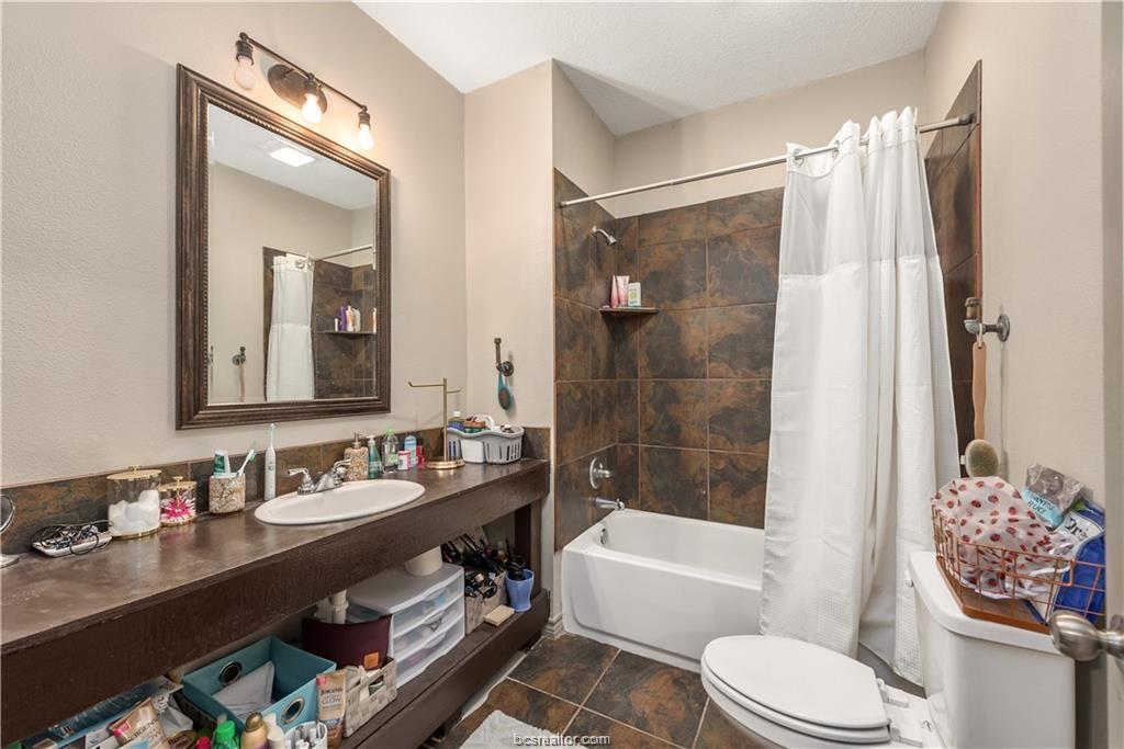 1014 Foster Unit: A